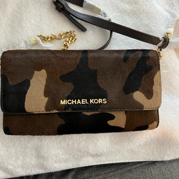 New Real Fur Michael Kors Camo Cav Hair booties & matching chained wallet.😍 - Picture 14 of 16